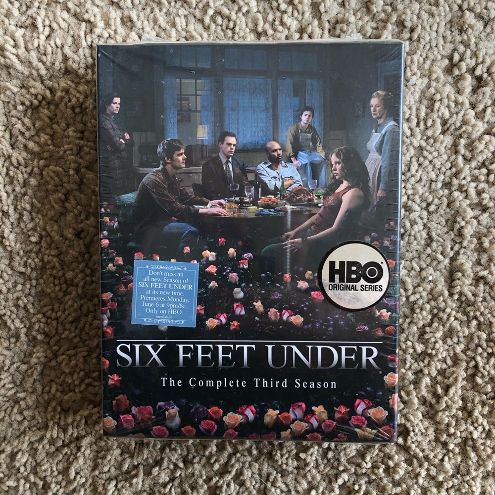 Six feet under . The complete third season